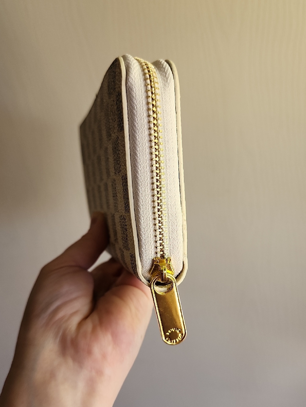 NWOT! "Louis Vuitton" Zippy Wallet ๐ - Picture 6 of 16